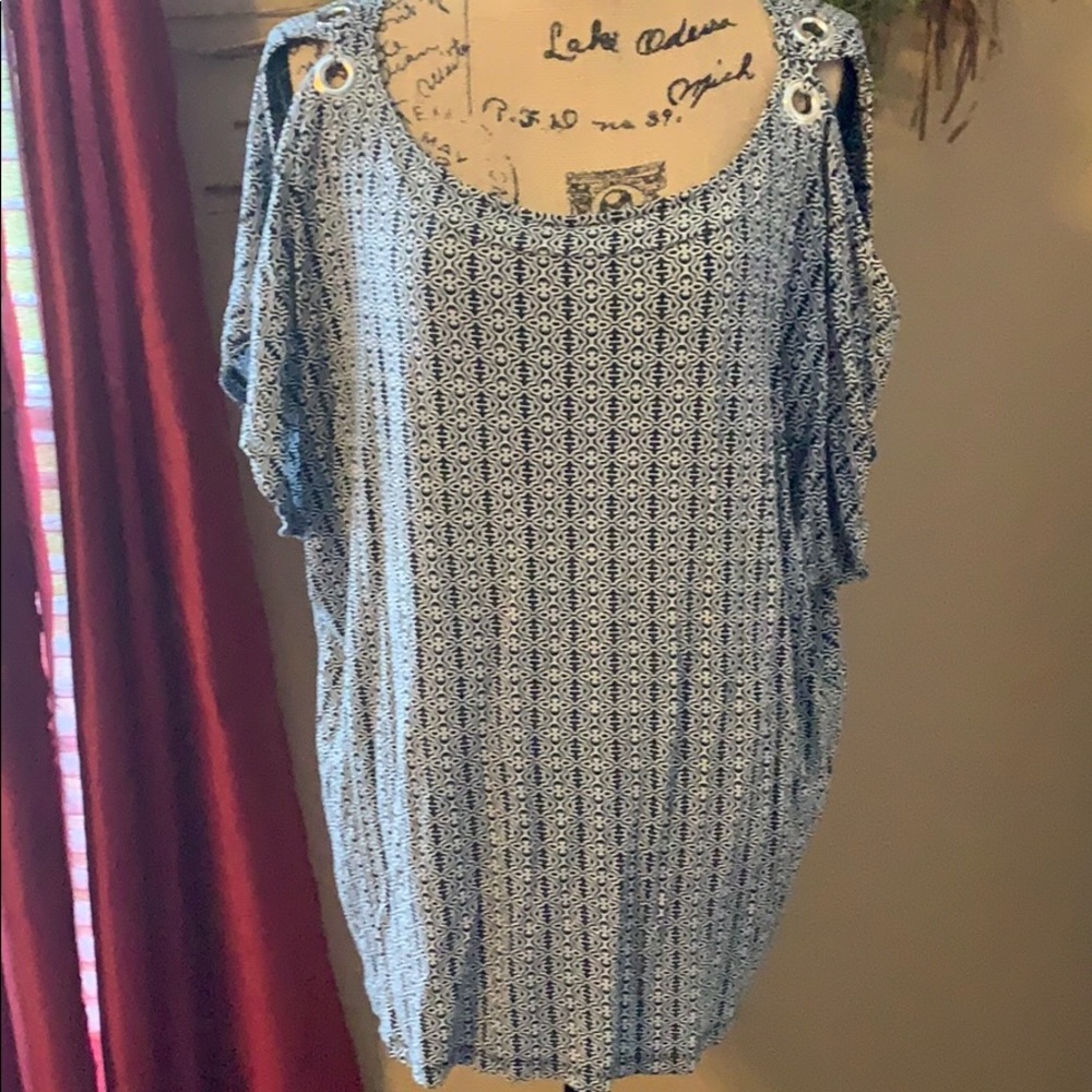 Gable & Gauge cold shoulder blouse.